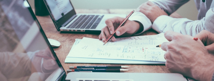 Why Choose a Local Independent Insurance Agency Over a Large Corporate Broker